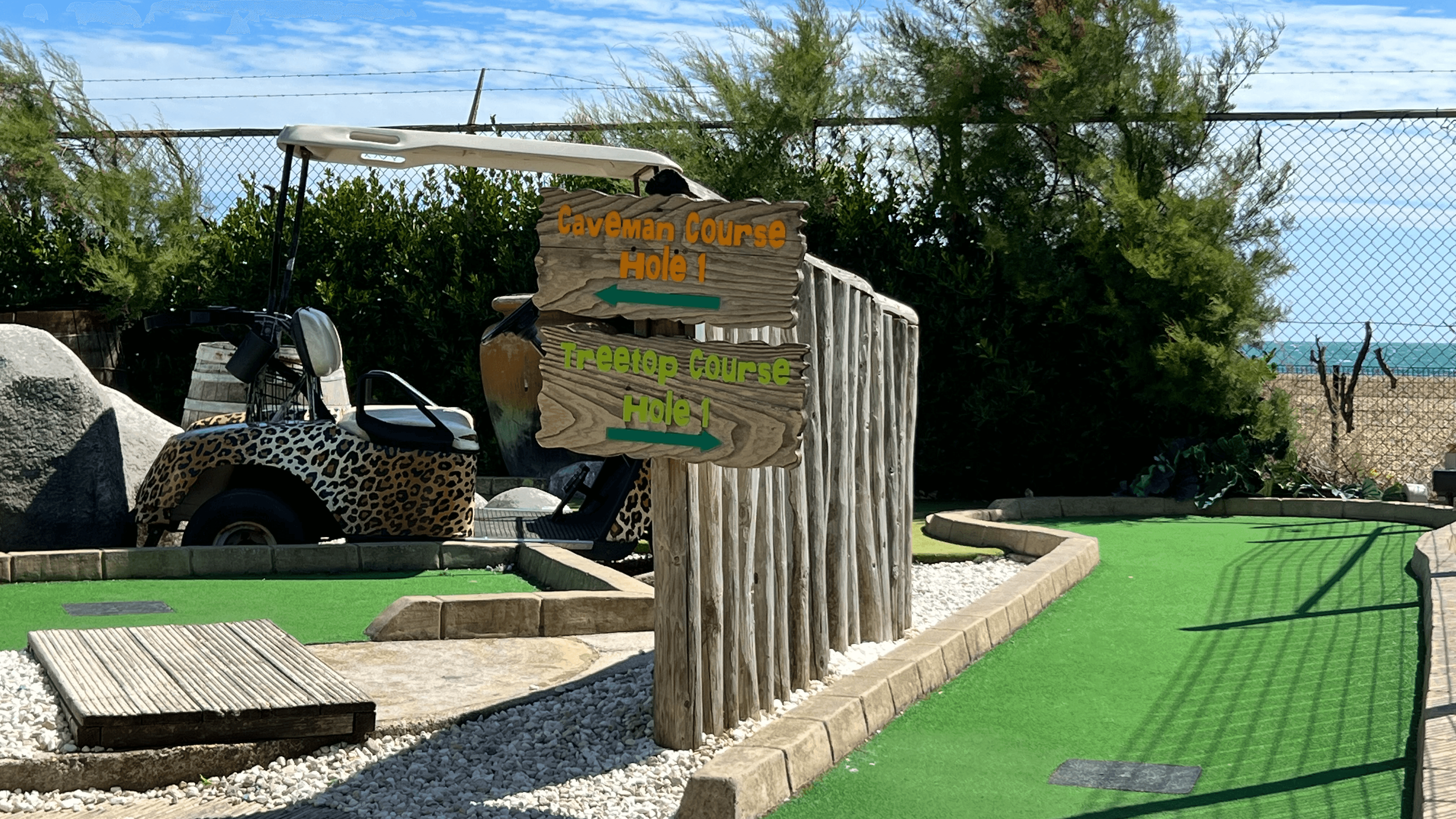 Jungle Rumble Adventure Golf - Photo
