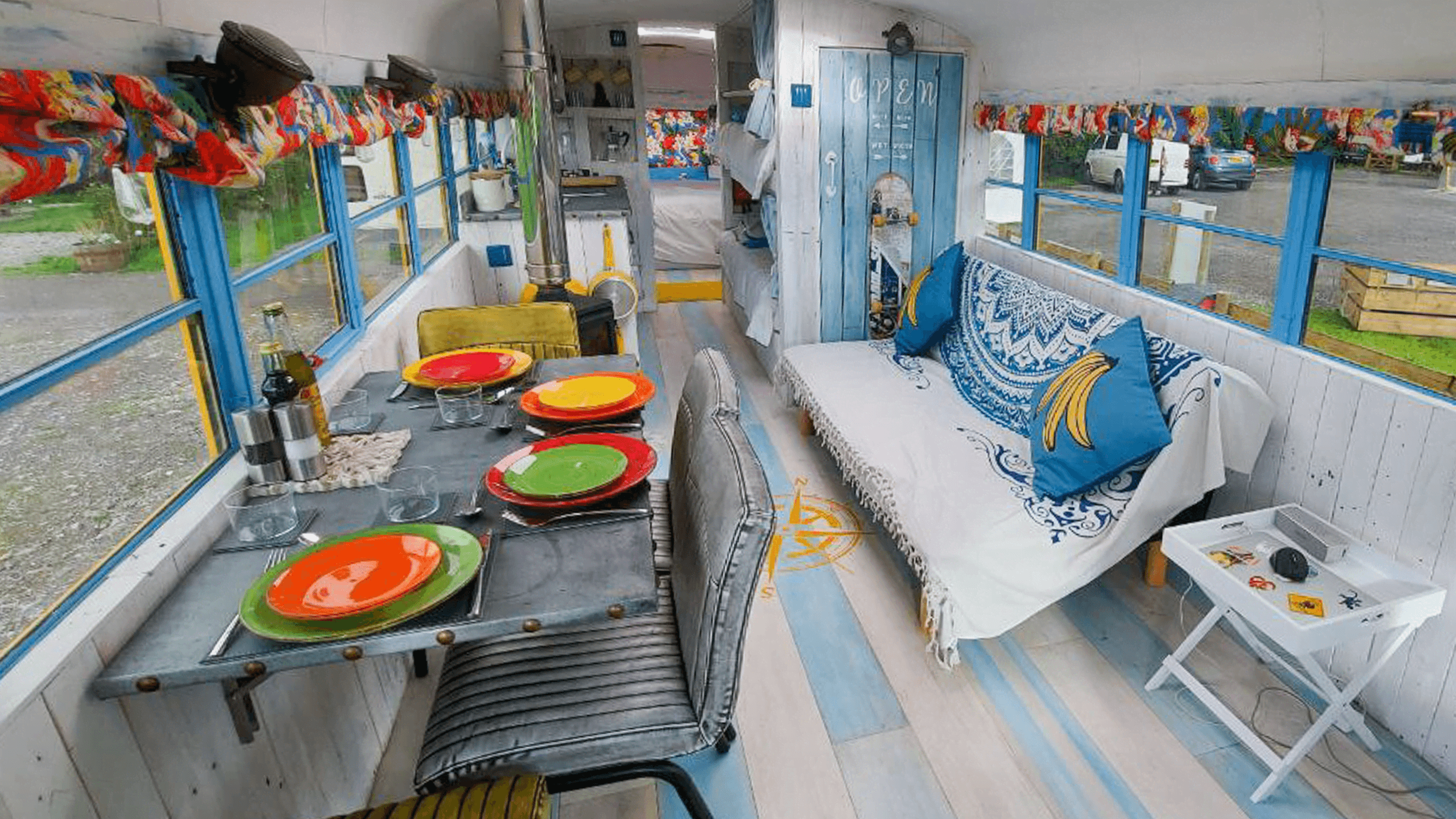 American School Bus Glamping - Photo