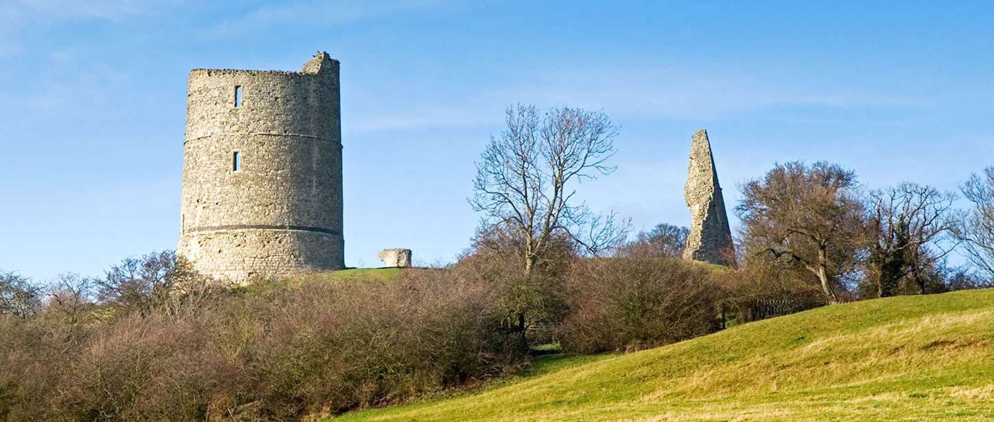Hadleigh Castle - Photo 1