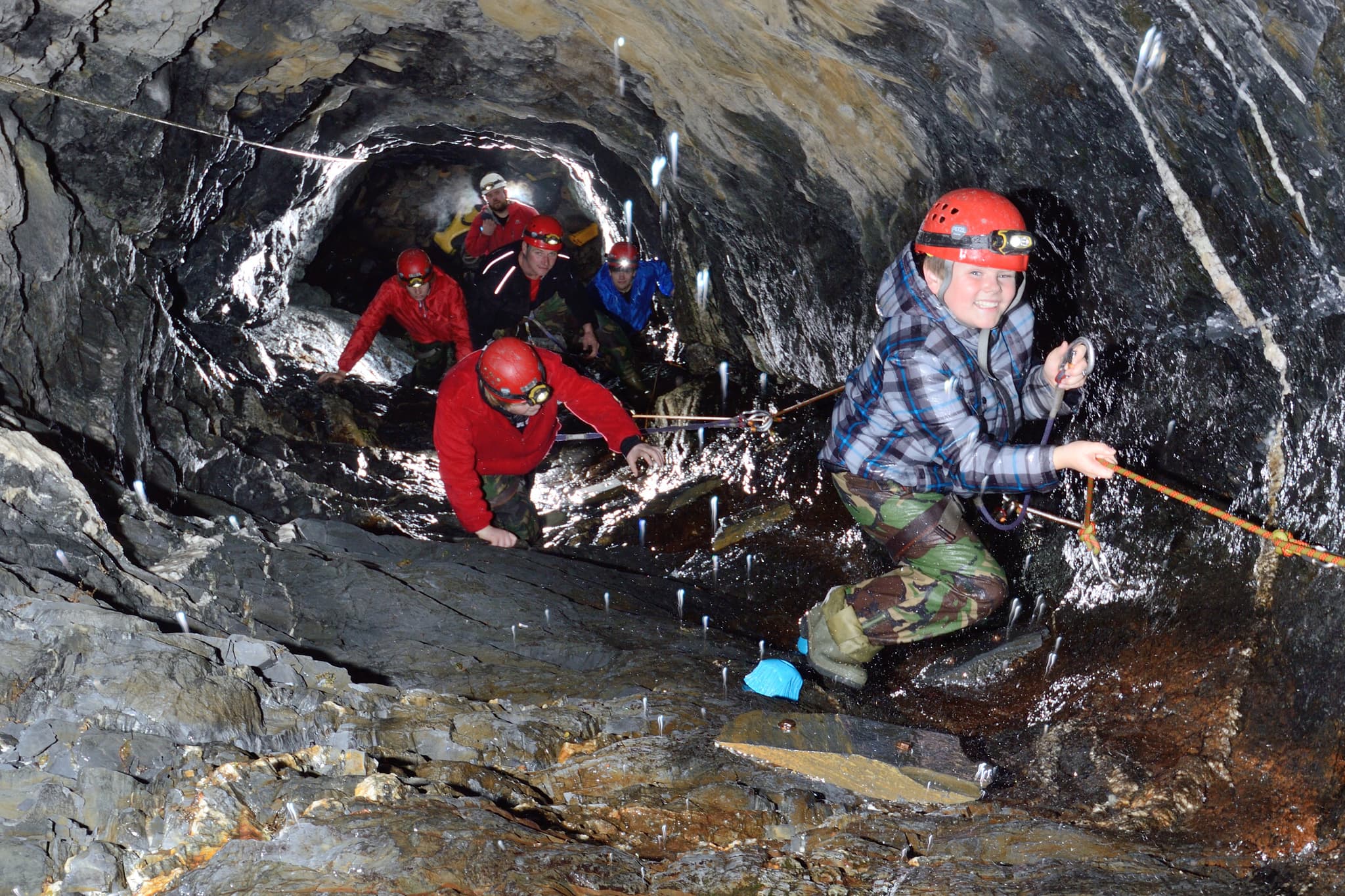 Go Below - Photo 1