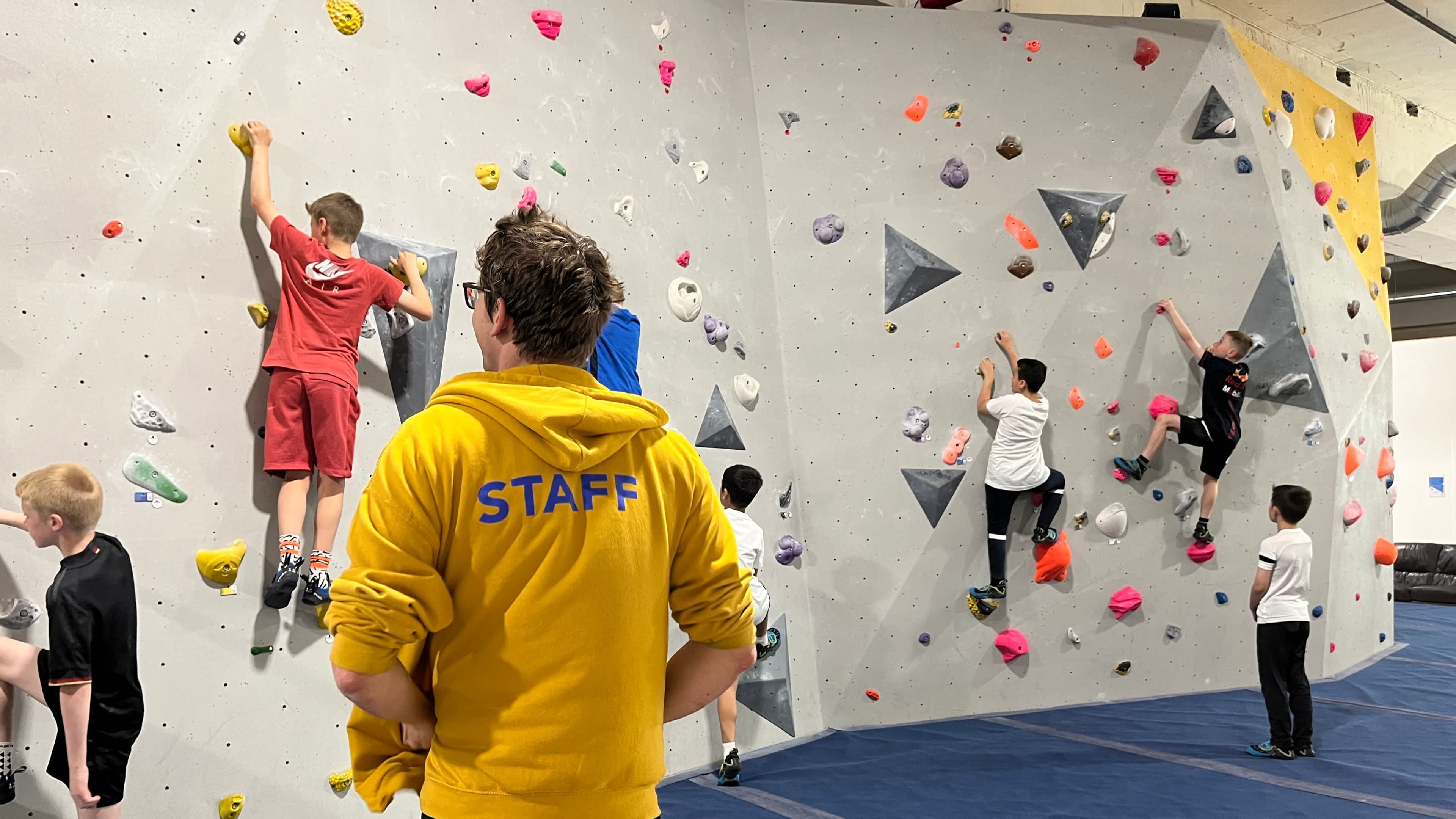 Hang on climbing - Photo