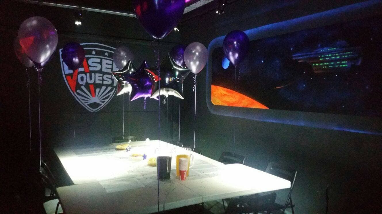 Laser Quest Stoke - Photo
