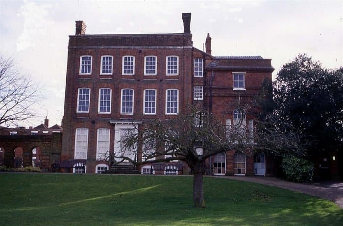 Hollytrees Museum