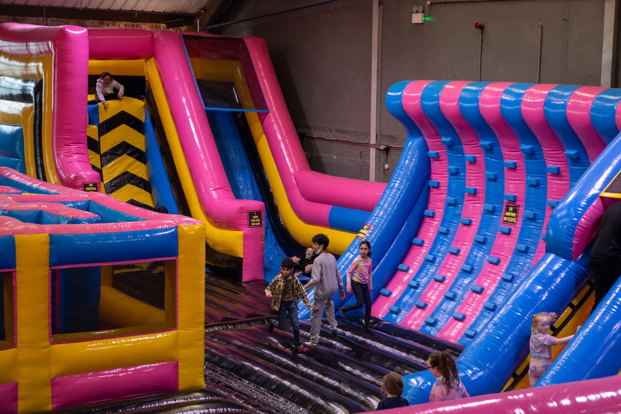 Bounce House Liverpool - Photo 1