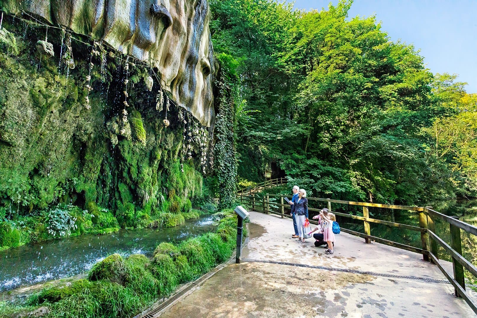 Mother Shipton's Cave - Photo