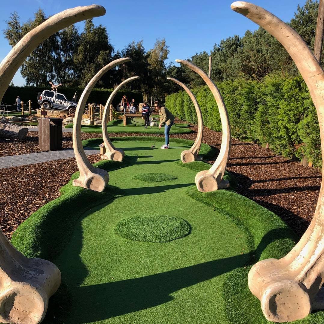 Wolves Adventure Golf - Photo