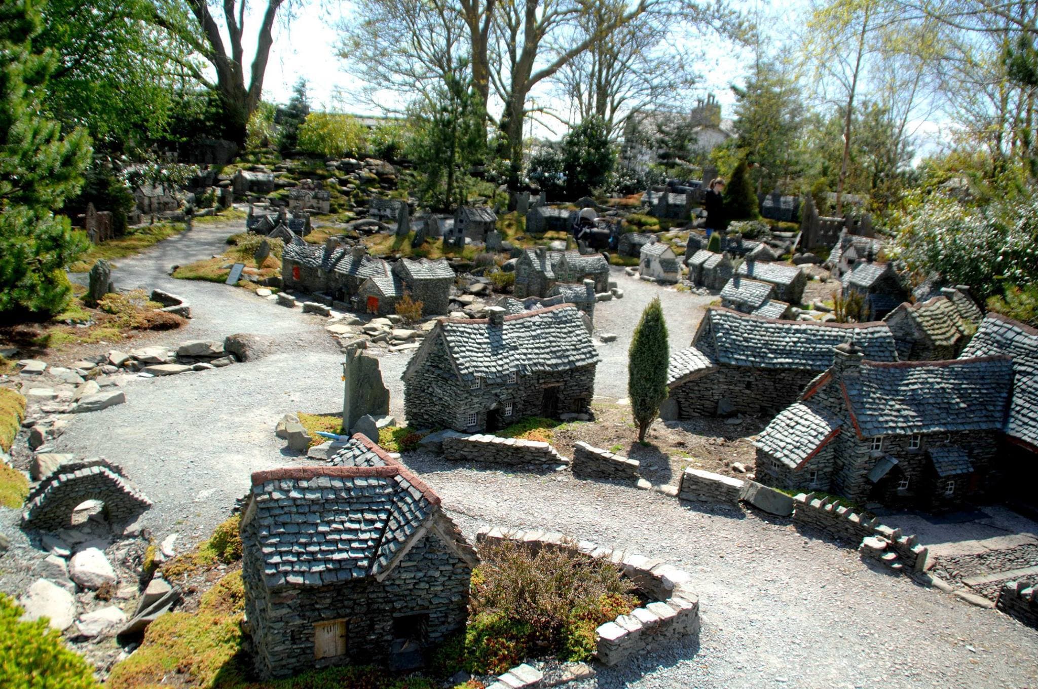 Lakeland Miniature Village - Photo 1