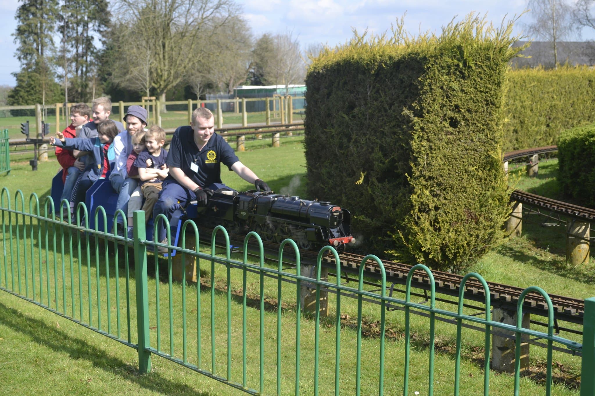 Cutteslowe Park and Miniature Railway - Photo