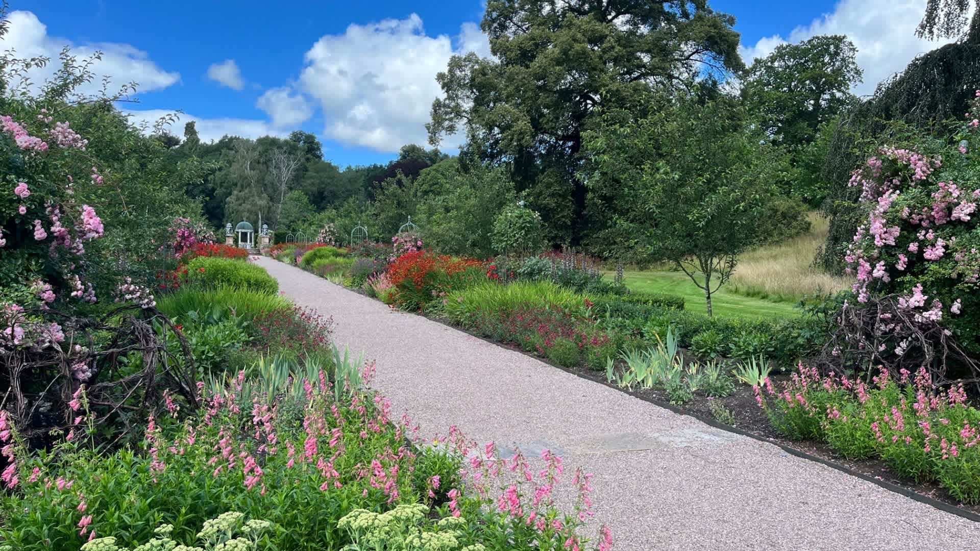 Cholmondeley Castle Gardens - Photo