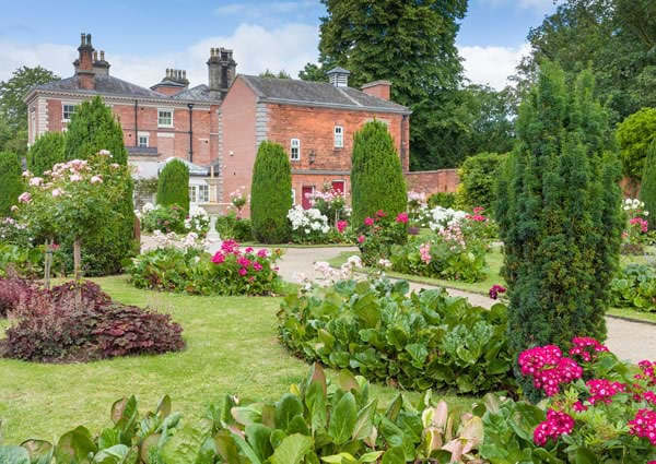 Castle Park House and Gardens - Photo 1