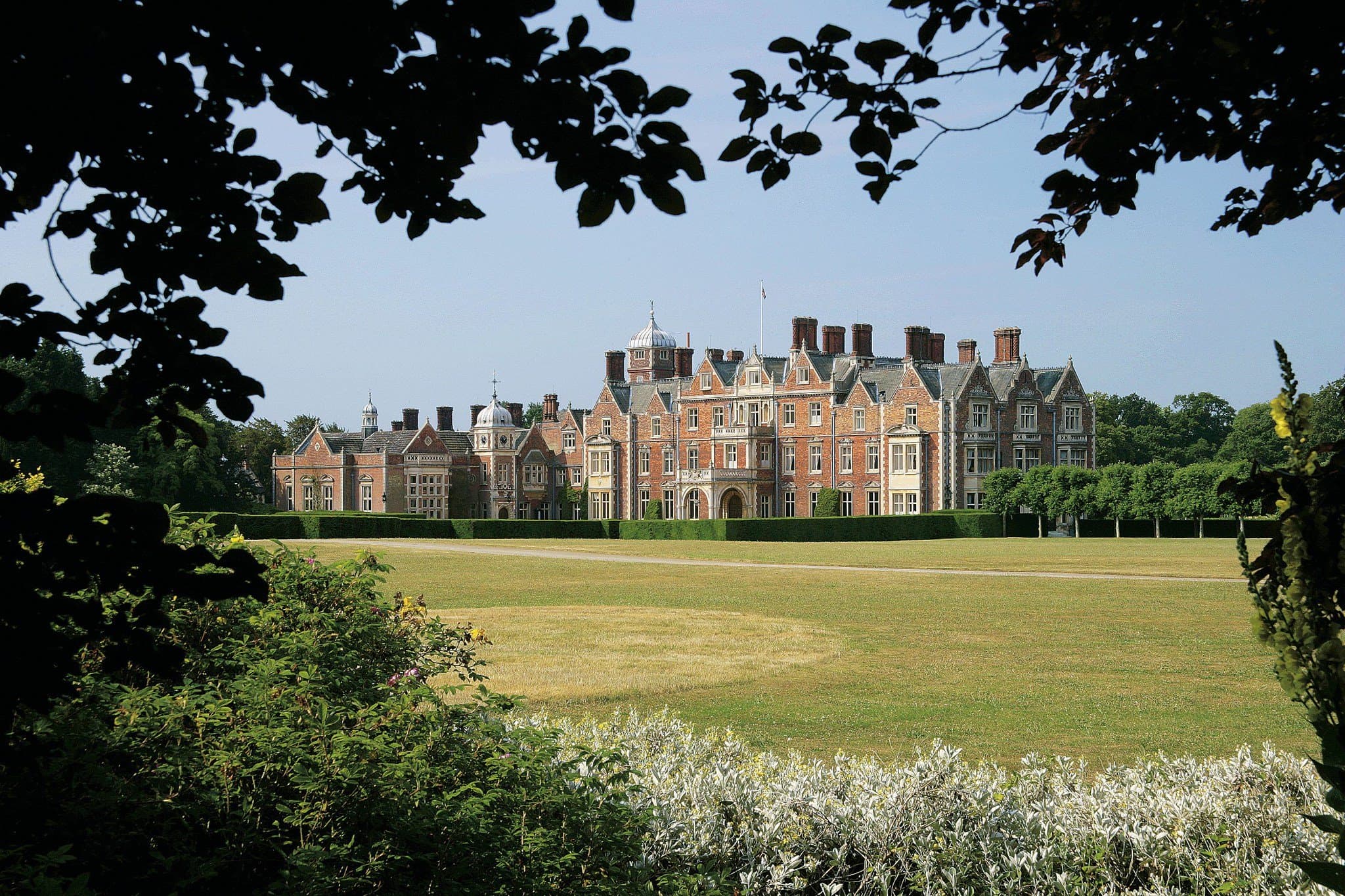 Sandringham - Photo 1
