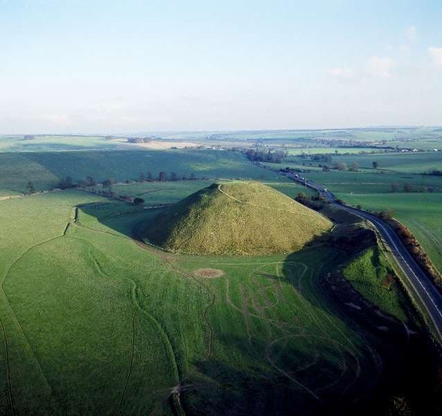 Silbury Hill - Photo 1