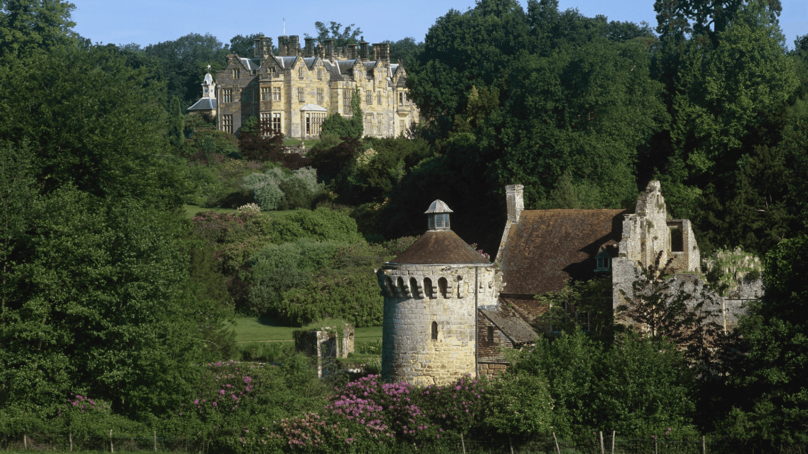 Scotney Castle - Photo 1