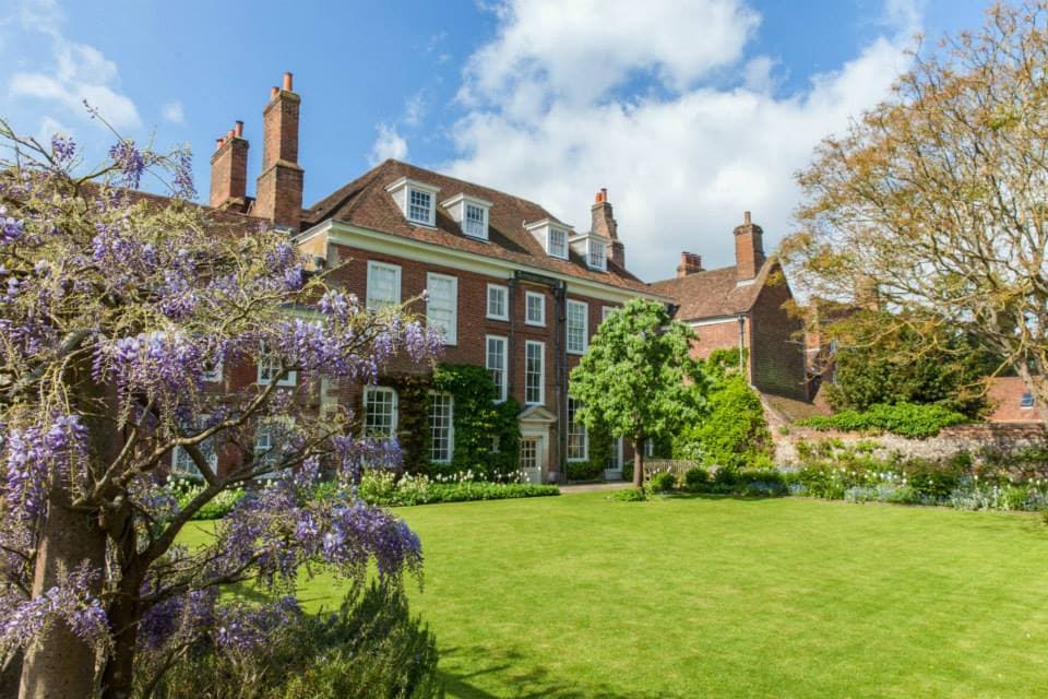 Mompesson House - Photo 1