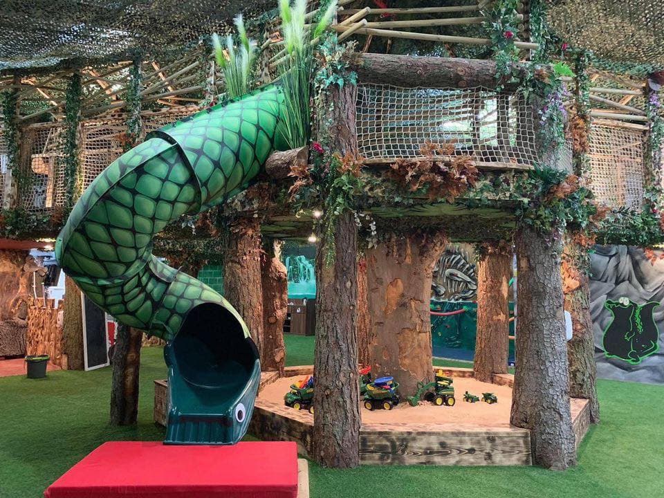 Castaway Play - Photo 1